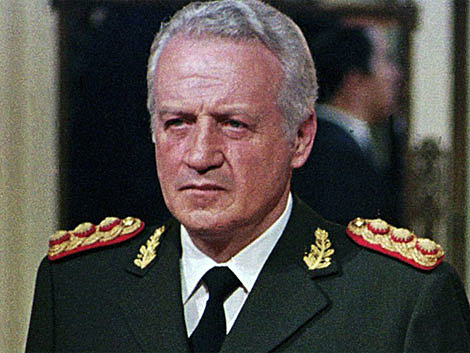 Asume Leopoldo Galtieri