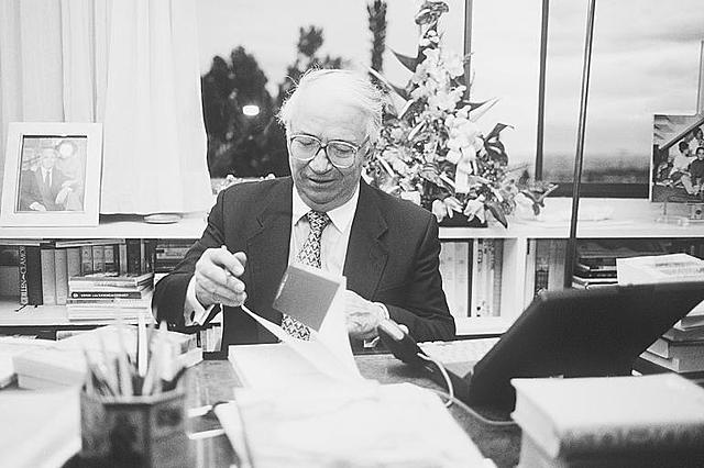 Belisario Betancur 1982-1986.