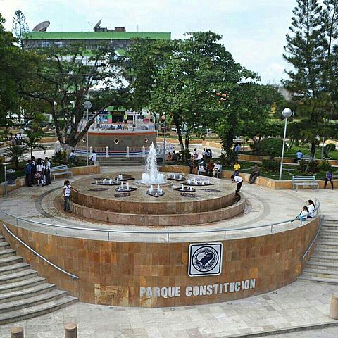 construcción del parque constitución