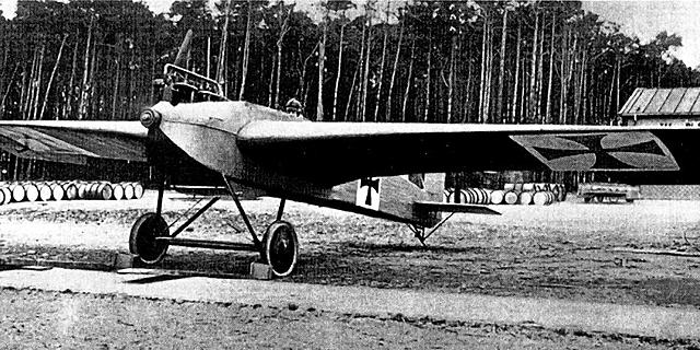 Primer avión de metal