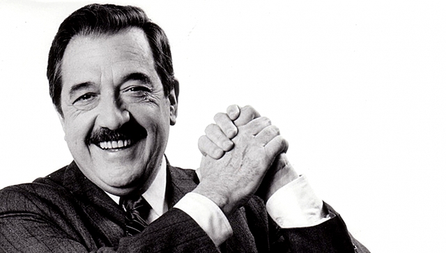 Asume Raúl Alfonsín