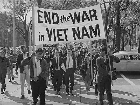 De Verenigde Staten trekt zich terug uit de Vietnamoorlog