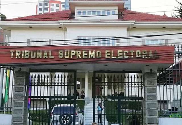 Renuncia la directora nacional financiera del Tribunal Electoral