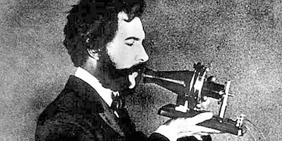 Morton ensaya una anestesia con éter.