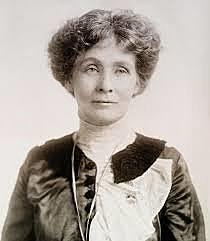 Emmeline Pankhurst (1858-1928). La segunda ola: el feminismo liberal sufragista. Reivindica principalmente el derecho al voto de las mujeres.