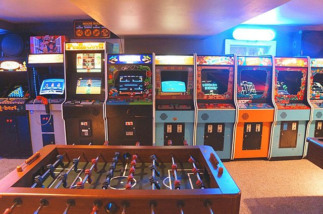 JUEGOS EN SALAS: PACMAN, TETRIS, ARKANIOD,...