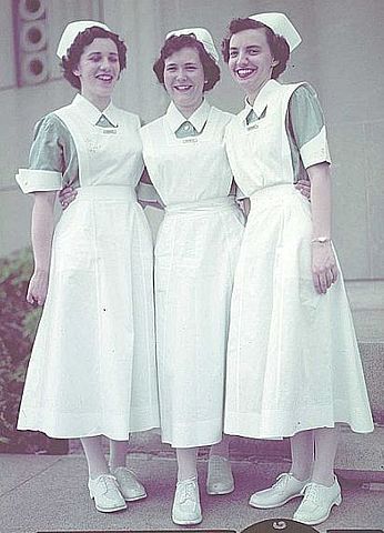 AUXILIAR DE ENFERMERÍA