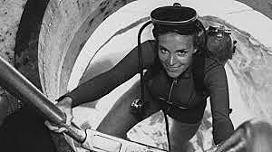 Sylvia Earle Leads Women Aquanauts: