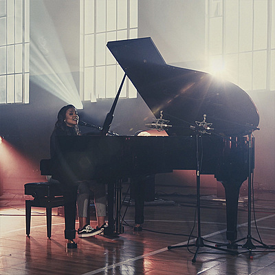 Timeline: Músicas lançadas pela cantora Júlia Vitória