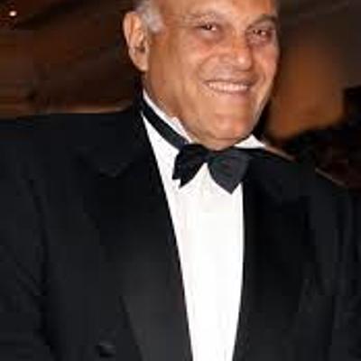 Timeline: Professor Sir Magdi Yacoub