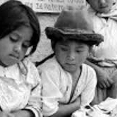 Timeline: Historia de Institución Educativo