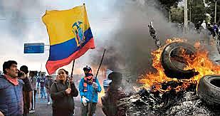 dentro de las luchas los ciudadanos salen perjudicados al igual que los policías hay heridos al igual que muertos y no se logra saber hasta el final de las movilizaciones