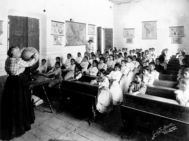 ESCUELAS PARA UNOS CUANTOS