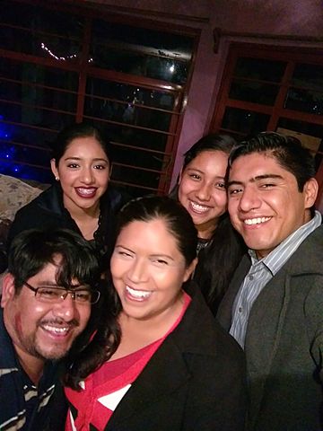 La foto más sincera y con amor de mi familia, y el primer año nuevo que pasamos bien después de que mis padres regresaran