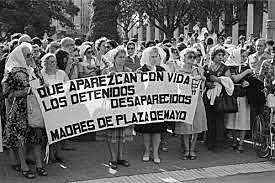 Primera marcha de las madres y abuelas de Plaza de Mayo
