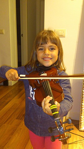 Aprendiendo a tocar el violín...