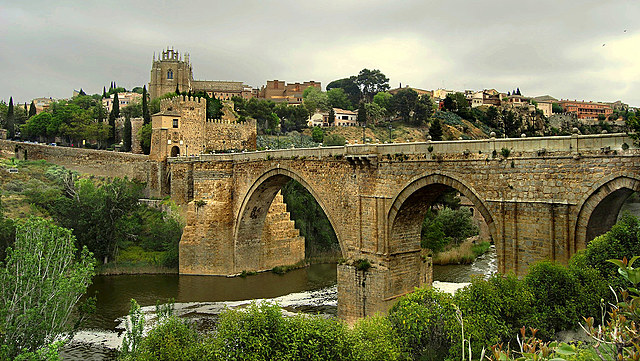 El puente de San Martín fue construido en el siglo XIII