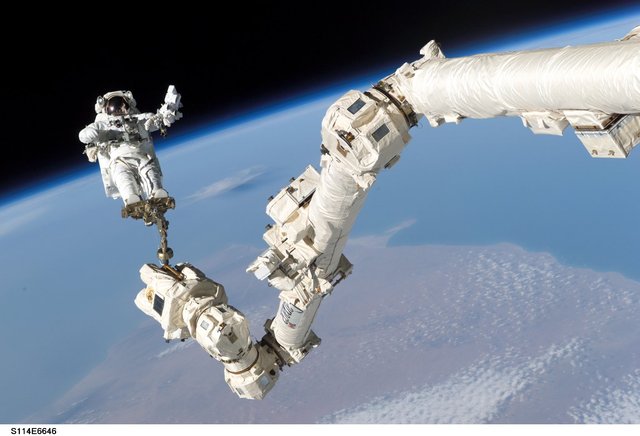 Canadarm2
