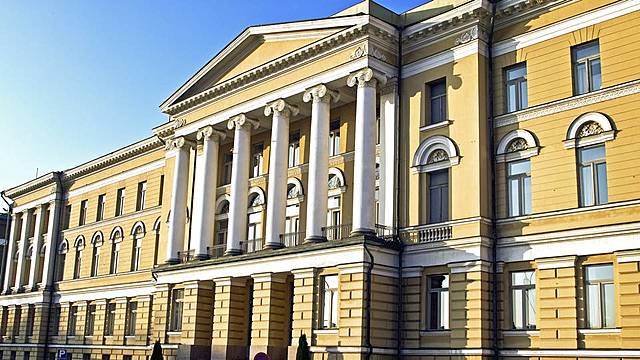 Began attending the University of Helsinki