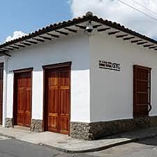 Desde 2008  concibe la Casa del libro total