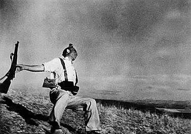 Robert Capa - Death of a loyalist militiaman