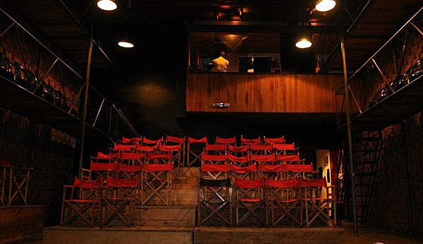 Nacimiento del Teatro "La Mama"