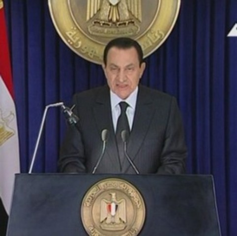 Mubarak dismisses cabinet