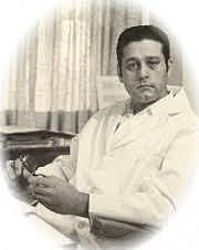 Comienza sus estudios secundarios