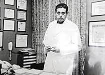 Se gradúa en medicina