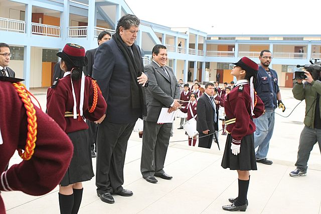 Programa Nacional de Recuperación de las Instituciones Públicas Educativas Emblemáticas y Centenarias.