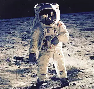 O primeiro homen na lua!