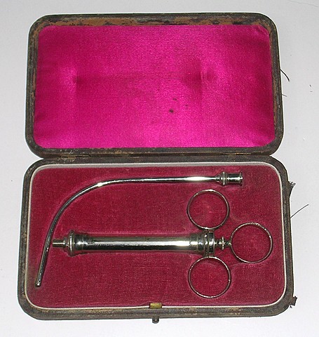 JERINGA Y CANULA DE LUER-LOCK