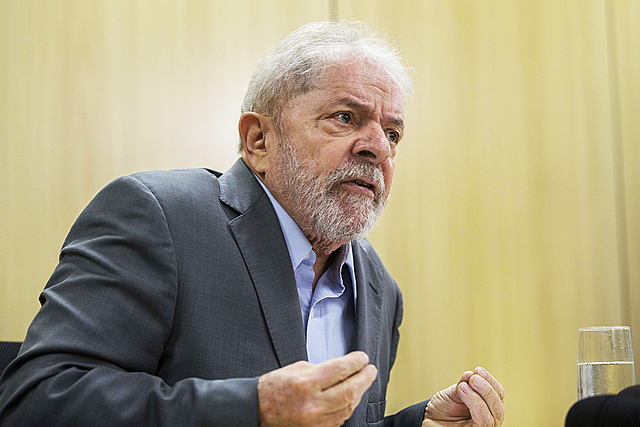Luiz Inácio Lula da Silva é Eleito