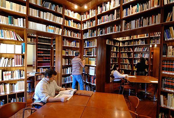 Se crea la cátedra de ciencias bibliotecarias