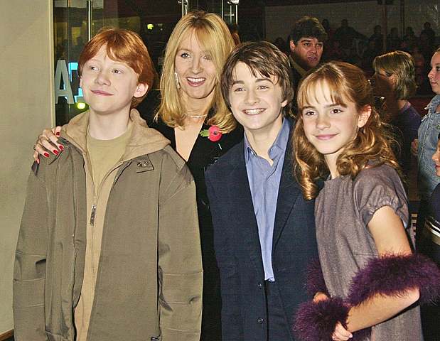 El debut de J.K. Rowling con la saga de "Harry Potter and the Sorcerer's Stone"