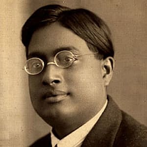 Satyendra Nath Bose discovered bosons/