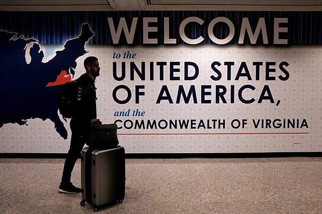 Amir and Sohrab arrive in America