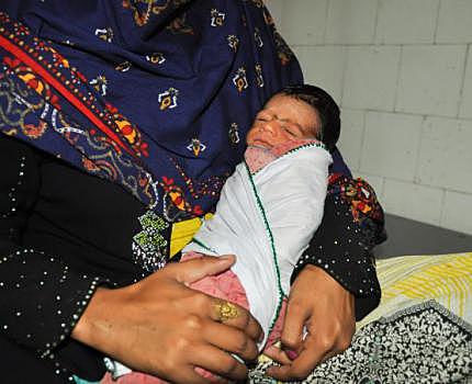 Farzana becomes pregnant (with Sohrab)