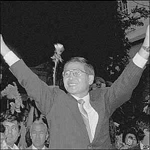 Fujimori gana elecciones presidenciales