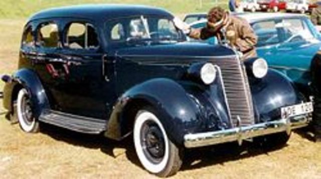 Studebaker Dictator 4-Door Sedan 1937