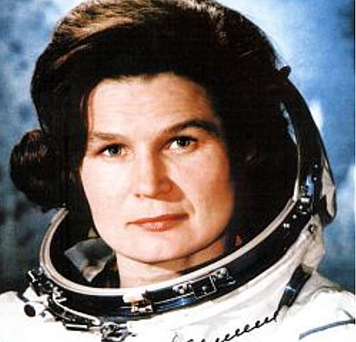 La cosmonauta rusa Valentina Tereshkova, primera mujer que viaja al espacio.