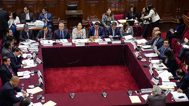 CESAR VILLANUEVA SOLICITA FACULTADES LEGISLATIVAS