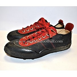 tercera evolución de zapatillas para fútbol