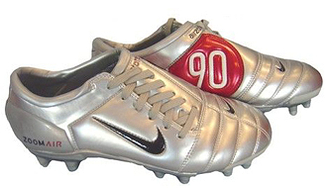 Nike Classic Total 90 III
