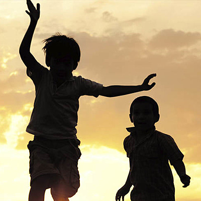 Timeline: Tras los pasos de la infancia y la adolescencia