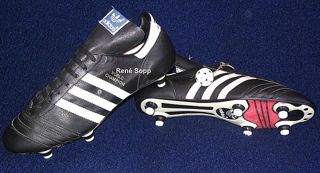 El sexto zapato de fútbol de la historia