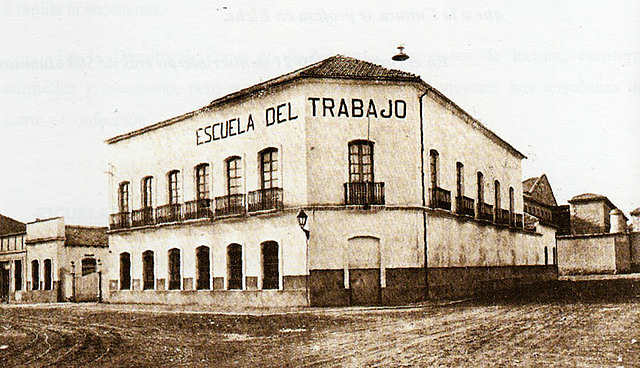 LA ESCUELA DEL TRABAJO