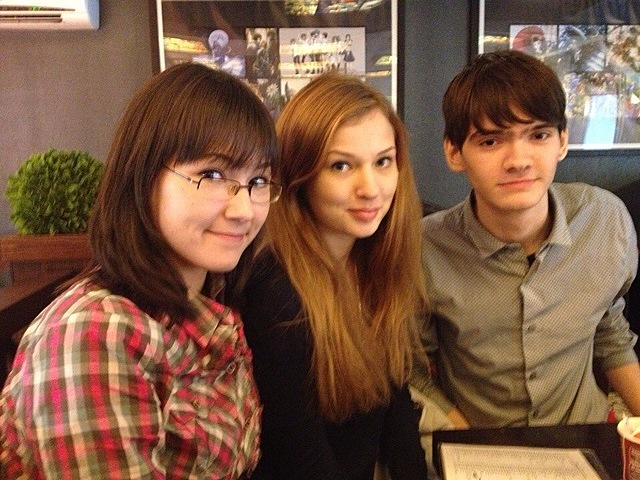 Сидим в Мире Пиццы вместо физкультуры