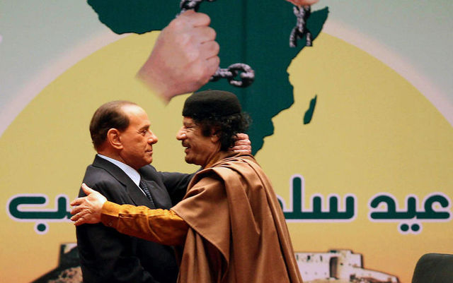 Berlusconi: "Cautela sull'esilio di Gheddafi"