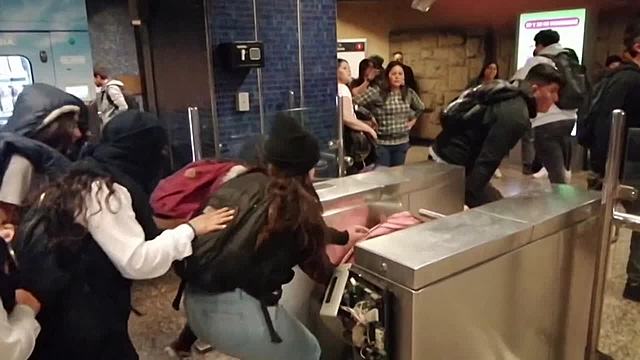 Comienzan las protestas en Chile.